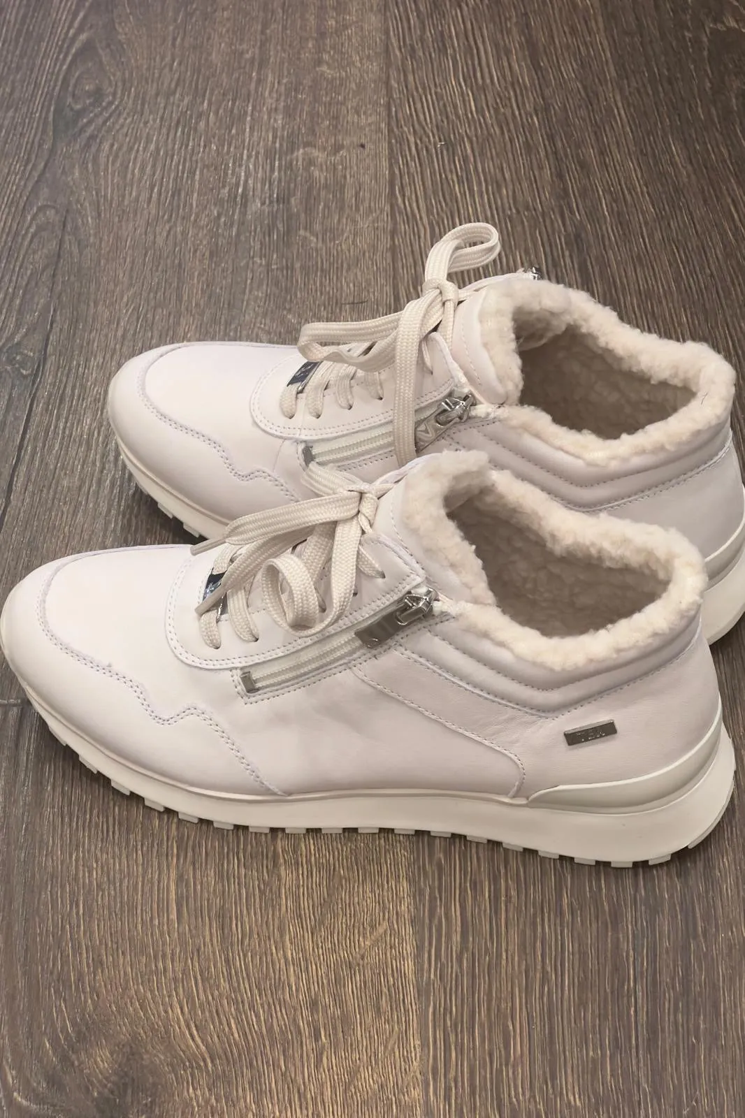 Caprice Fleece  Zip Trainer