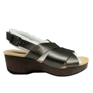 Easy Works by Easy Street Women's Raffey Wedge Sandals Pewter Size 8.5 – New