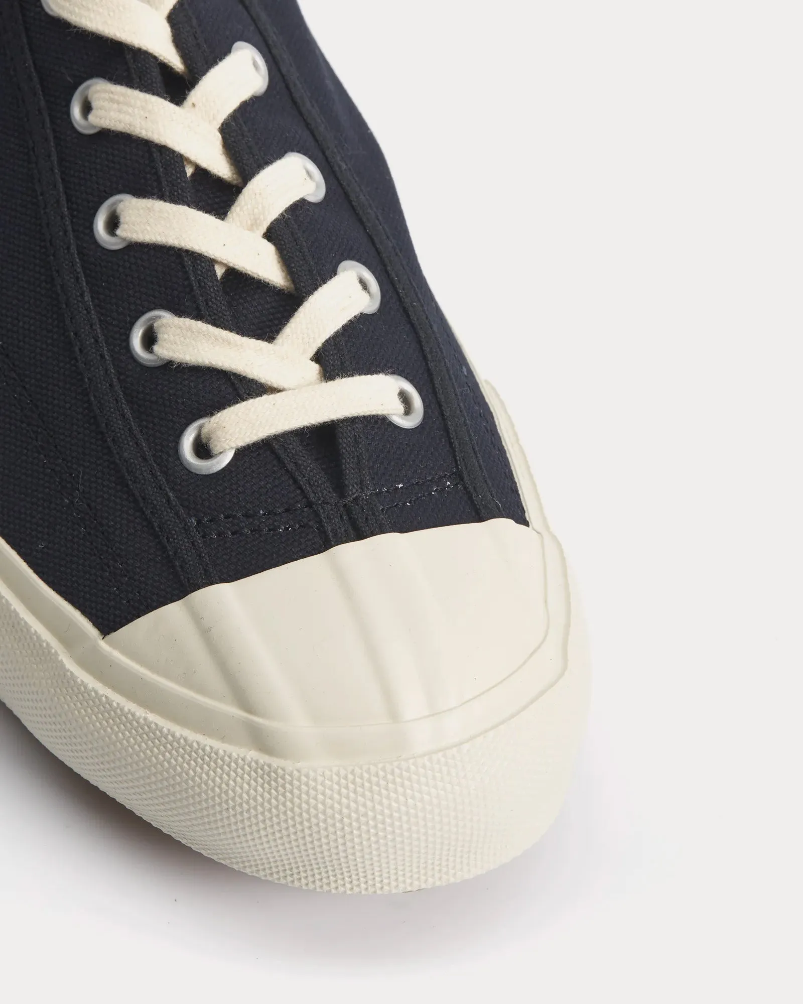 Gym Classic Canvas Navy / White Low Top Sneakers
