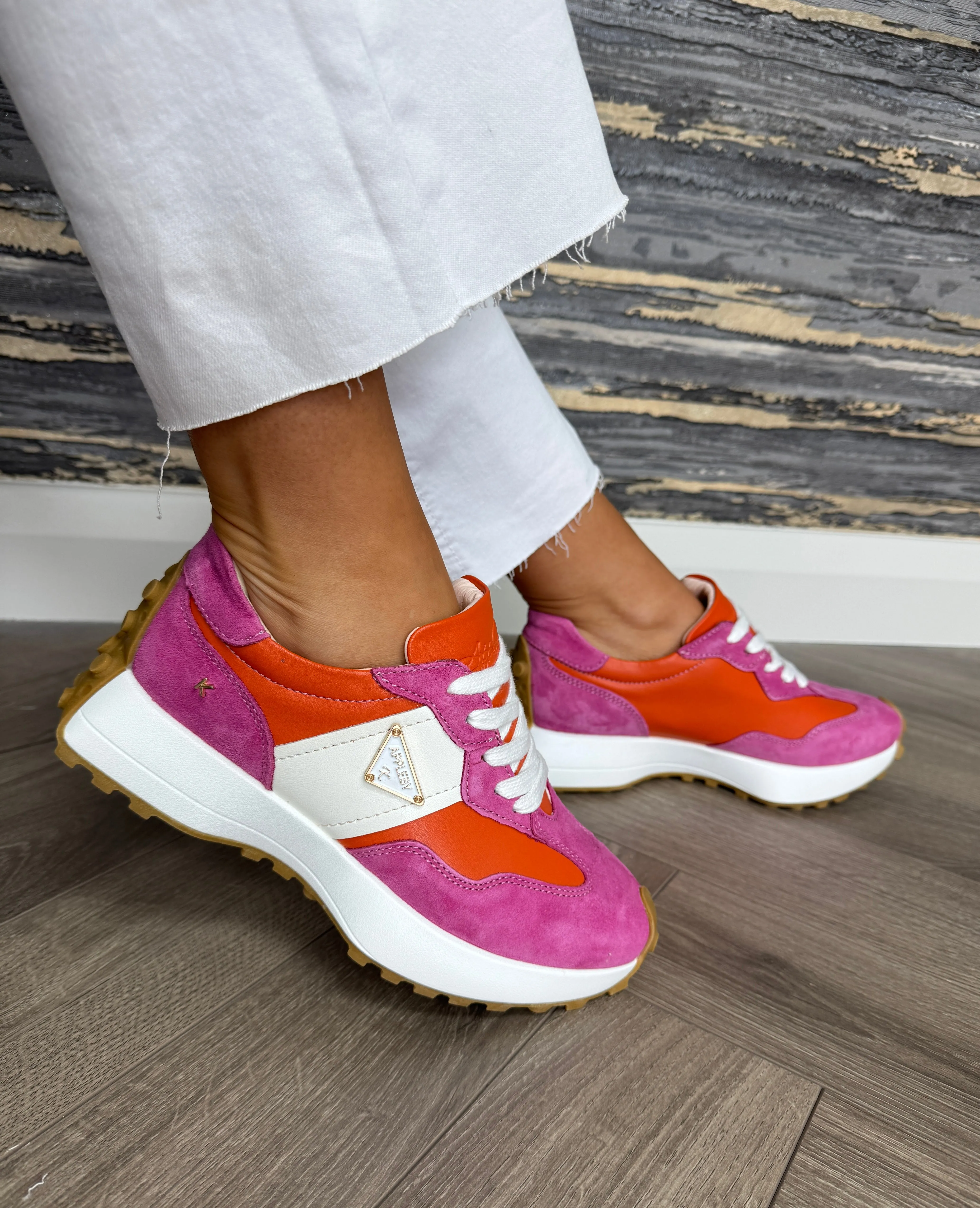 Kate Appleby (K17) ‘Caithness’ Trainer With Badge - Tango Burst