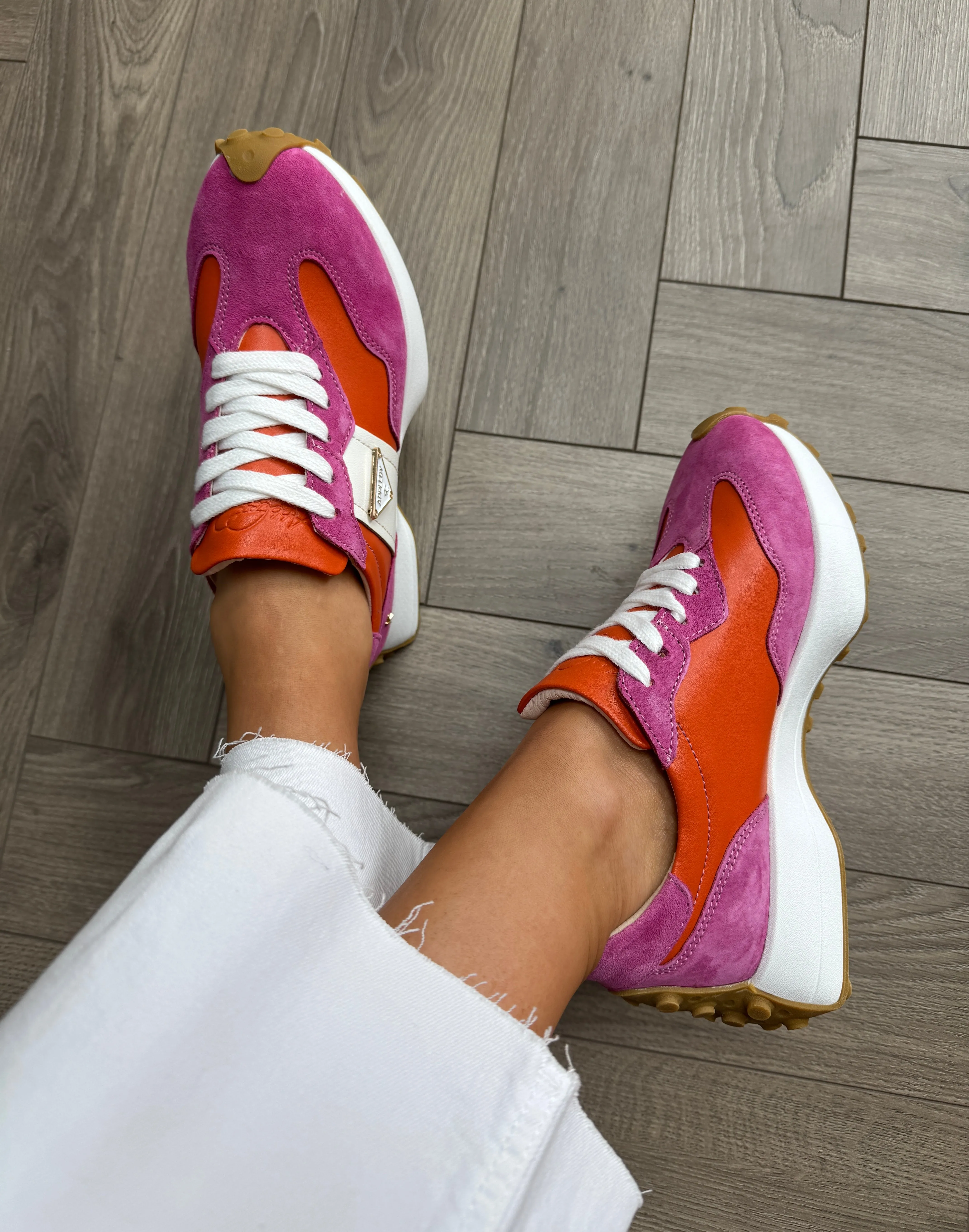 Kate Appleby (K17) ‘Caithness’ Trainer With Badge - Tango Burst
