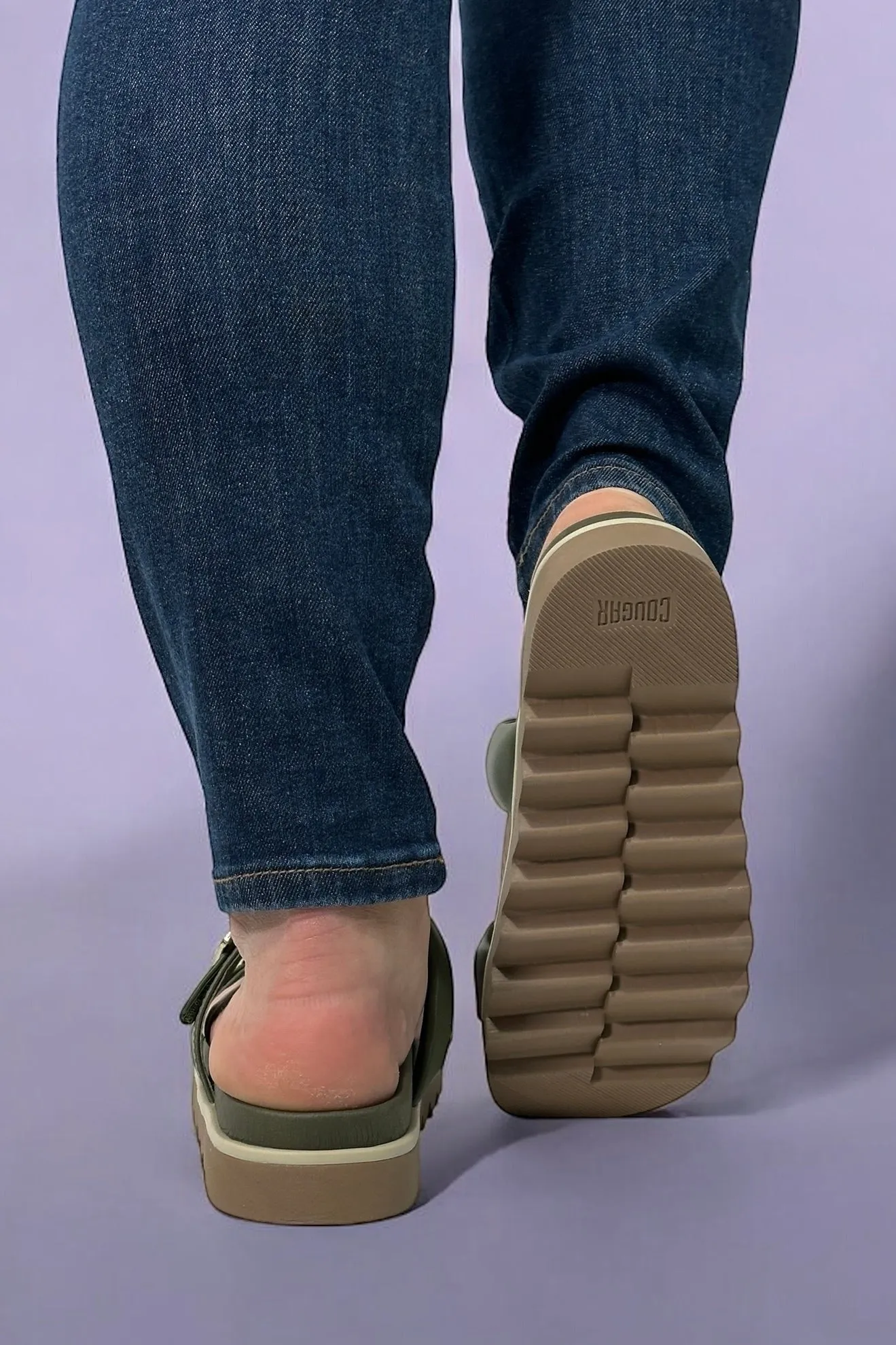 Nifty Leather Water-Repellent Sandal - Olive