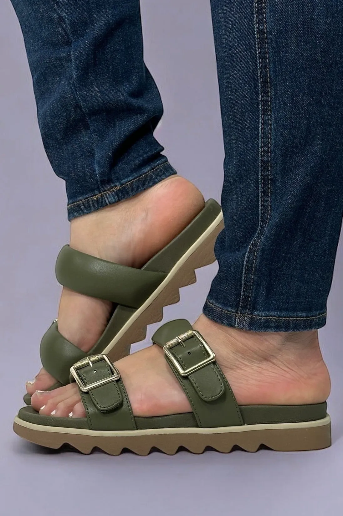 Nifty Leather Water-Repellent Sandal - Olive