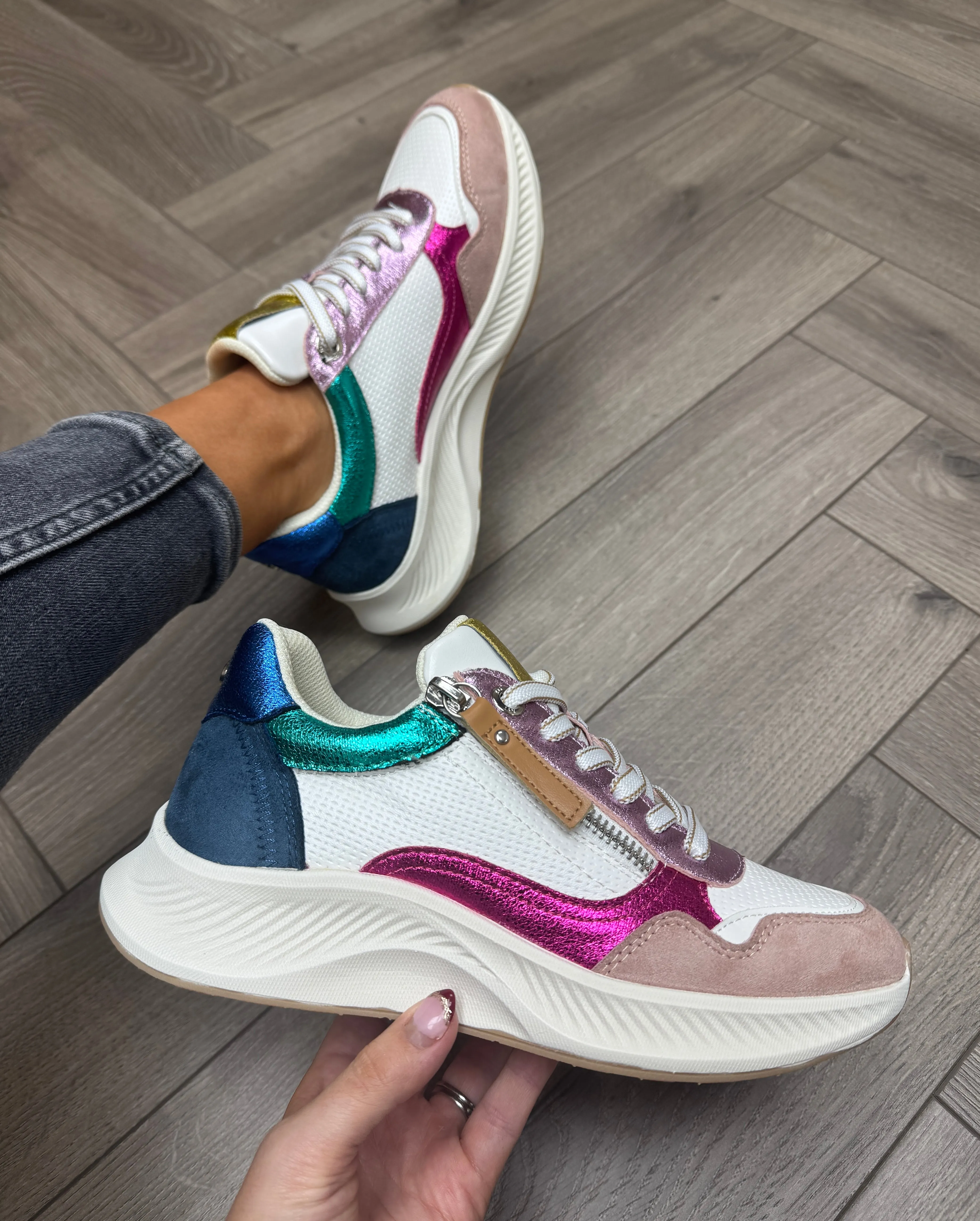 XTI (SS25) Trainer with Coloured Metallic Inserts 143928 - Nude (X11)