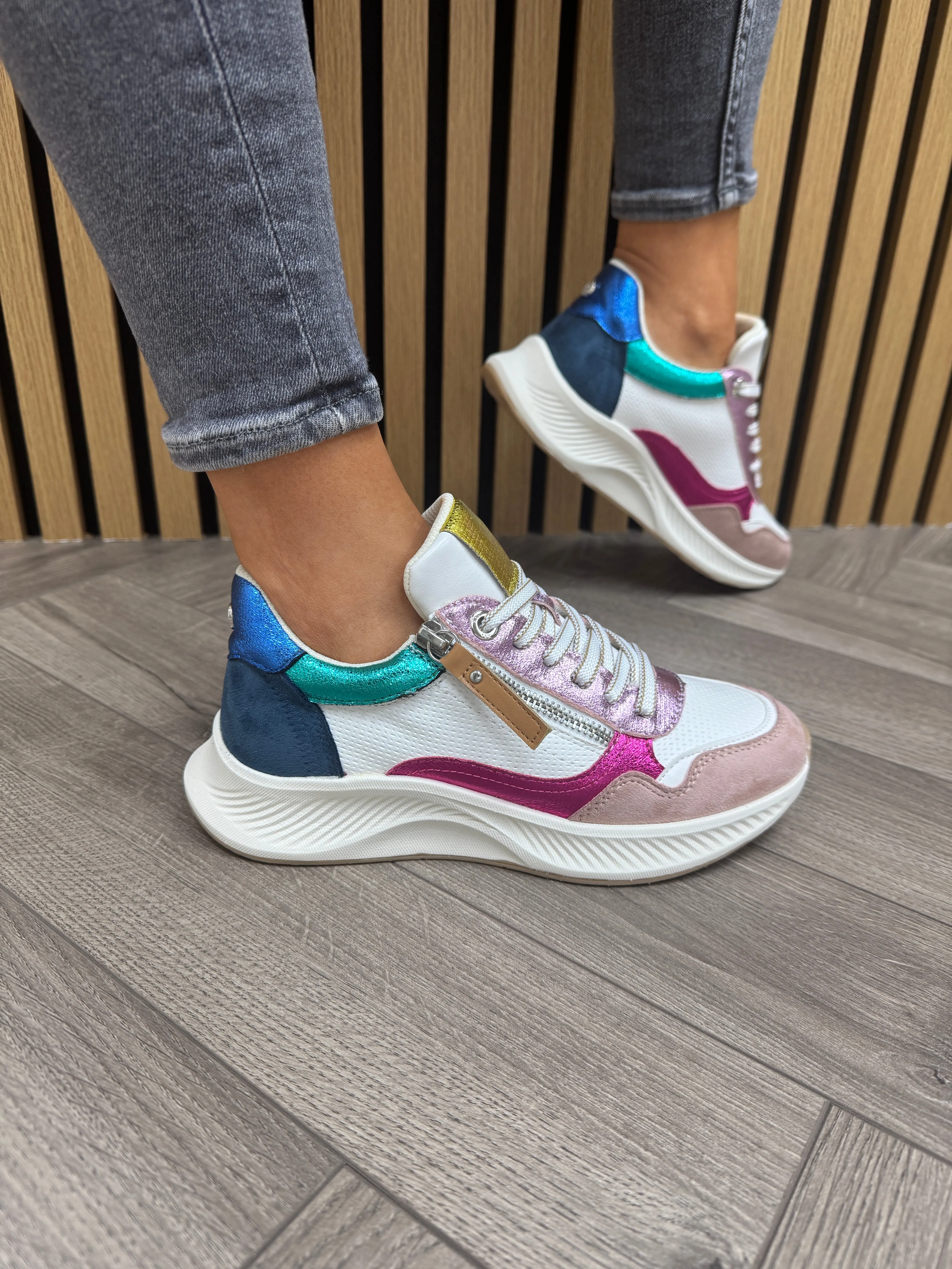 XTI (SS25) Trainer with Coloured Metallic Inserts 143928 - Nude (X11)